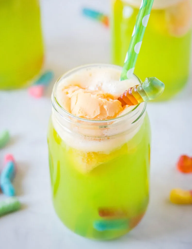 halloween drink for kids with sherbet and gummy worms