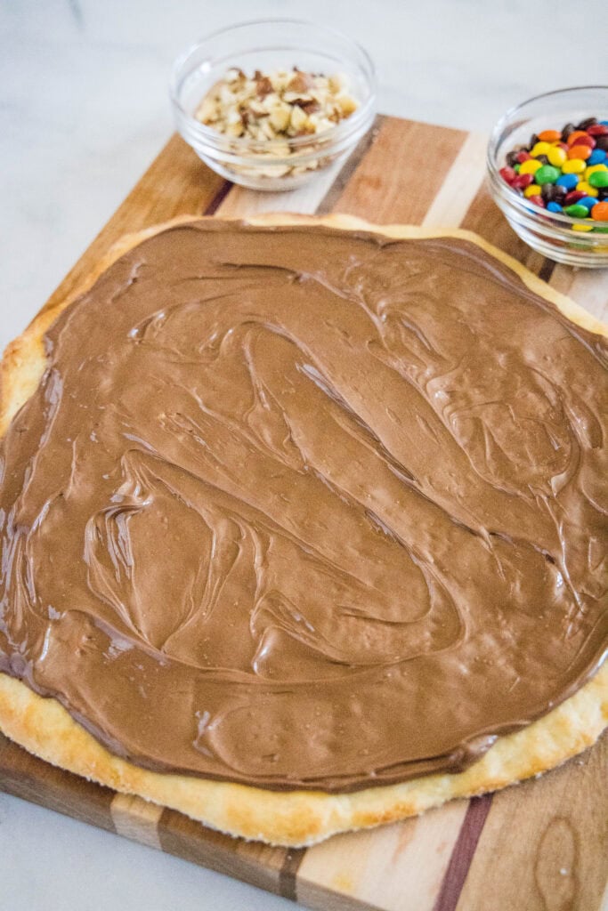 pizza crust topped with Nutella