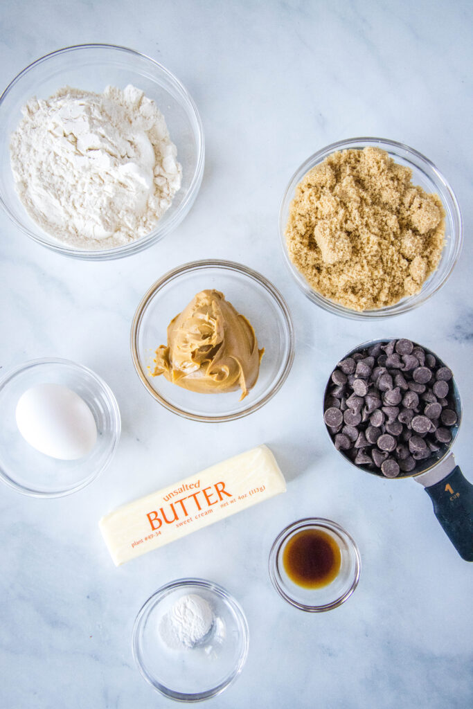 peanut butter chocolate chip blondie ingredients
