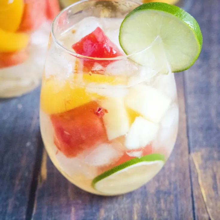 cropped sangria with white wine