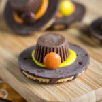 close up pilgrim hat cookies
