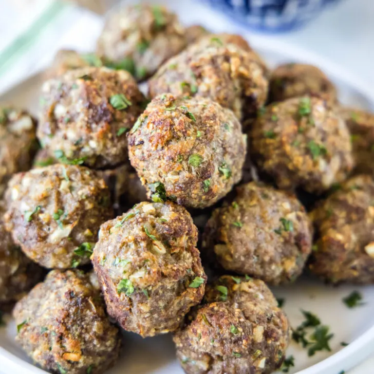 Close up of a plate of meatballs.