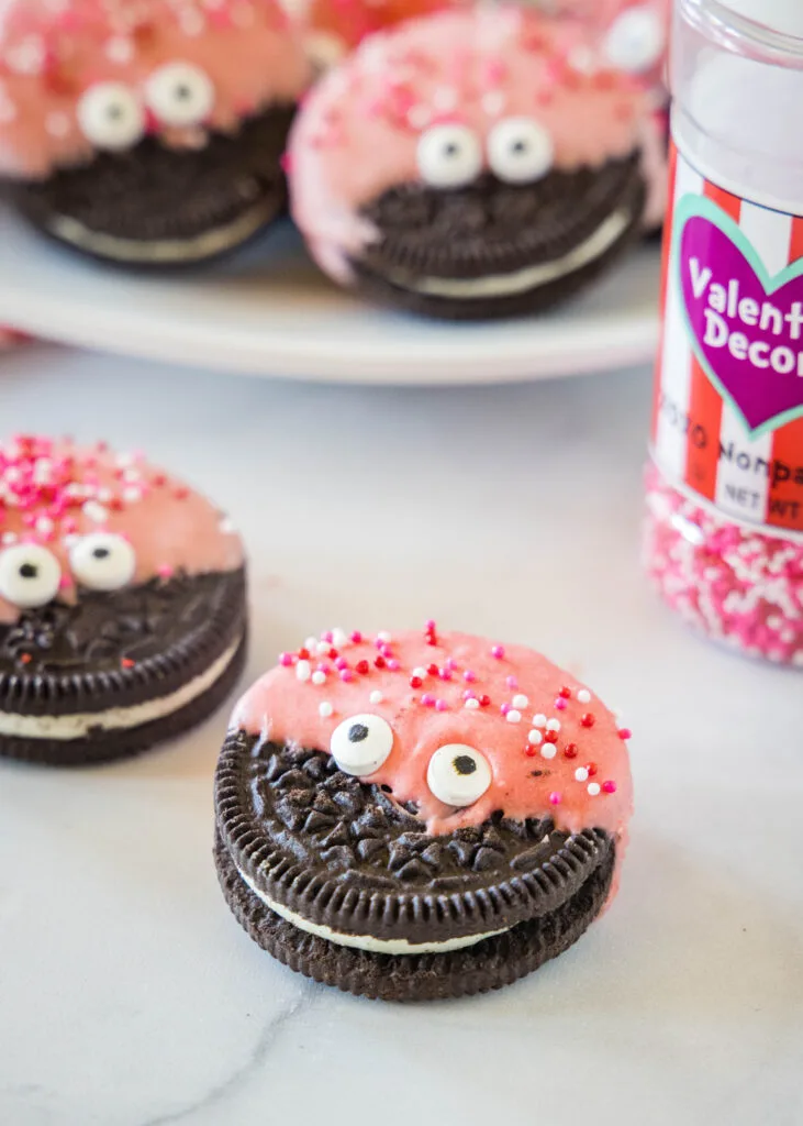 oreo cookies decorated for valentine's day