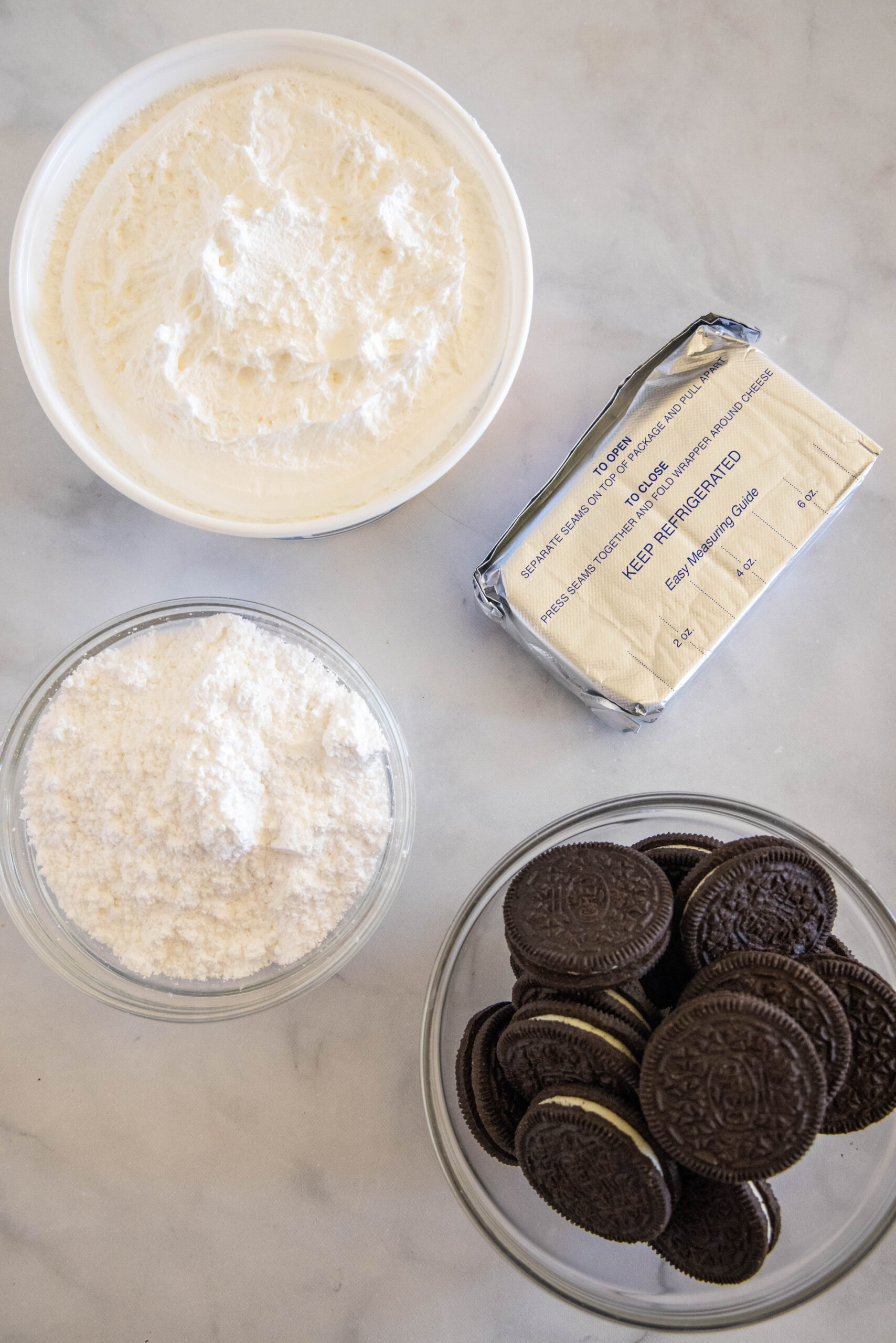 Ingredients for Oreo fluff.