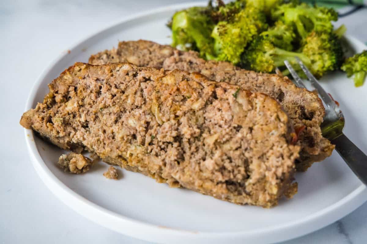 Easy Stovetop Stuffing Meatloaf that’s moist, flavorful, and perfectly seasoned! A cozy, family-friendly dinner made simple with a box of stuffing mix.