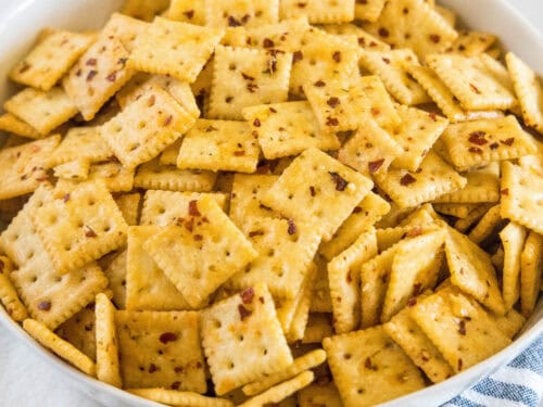 crackers with ranch dressing mix and red pepper Spicy Ranch Fire Crackers (Easy No-Bake Recipe)