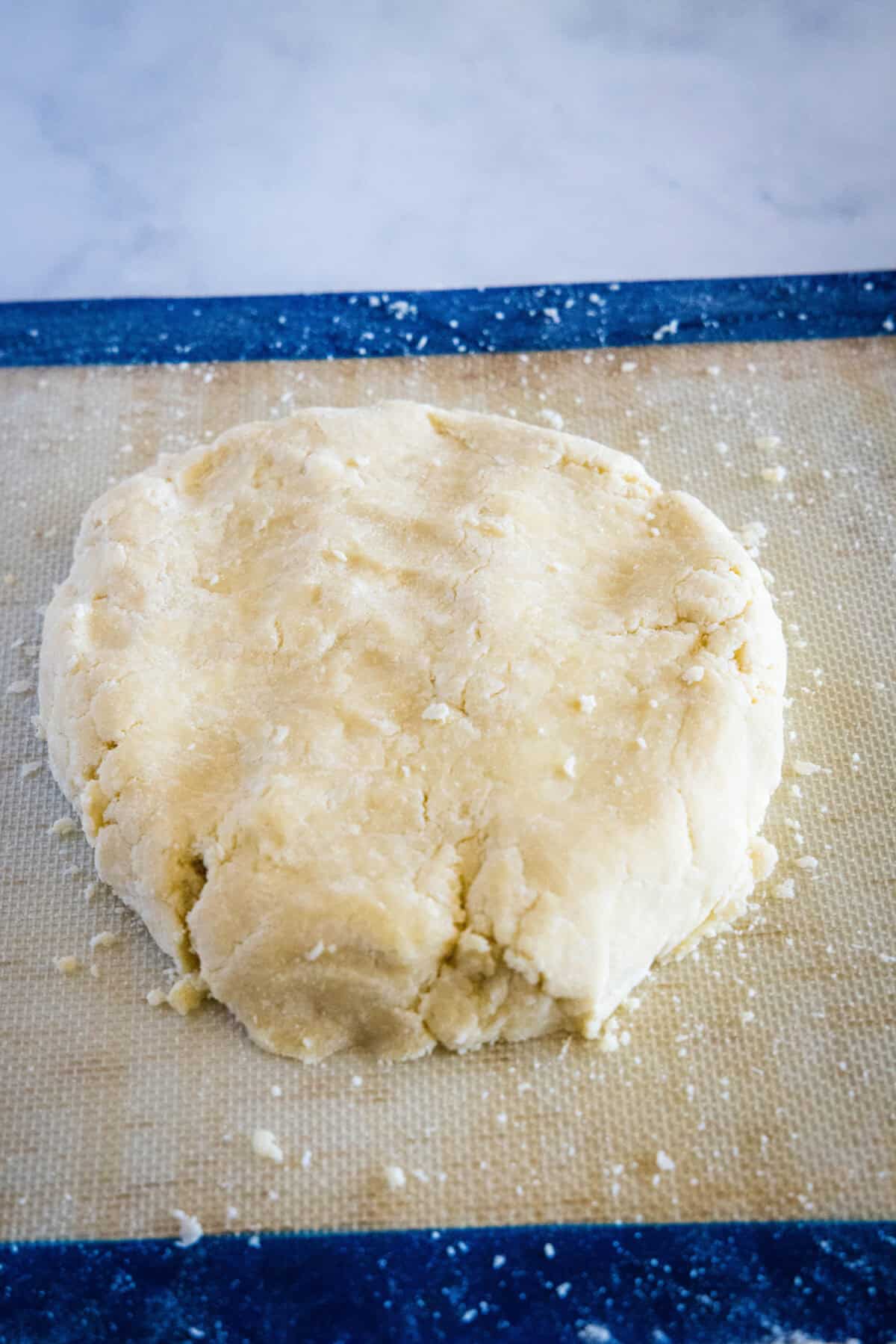 shortbread crust in a disk shape