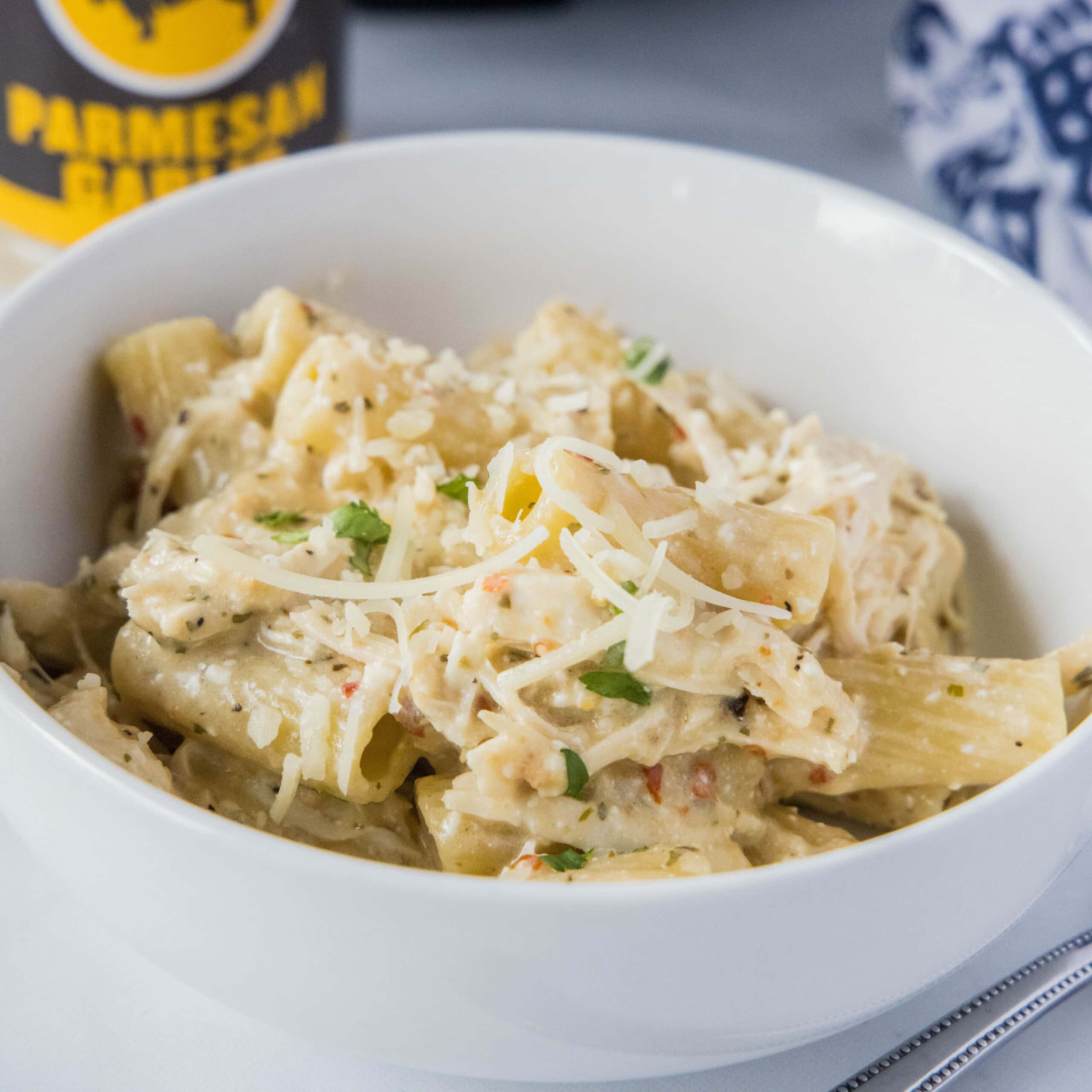 Slow Cooker Garlic Parmesan Chicken Pasta
