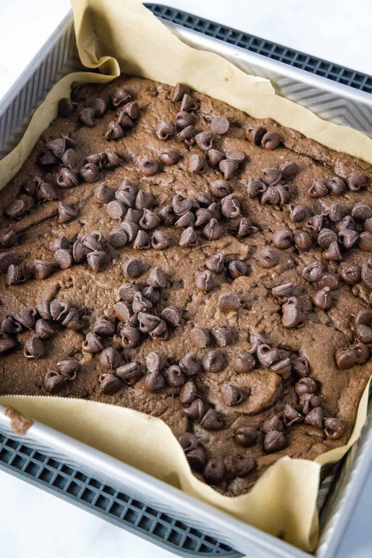 adding chocolate chips to par baked crust