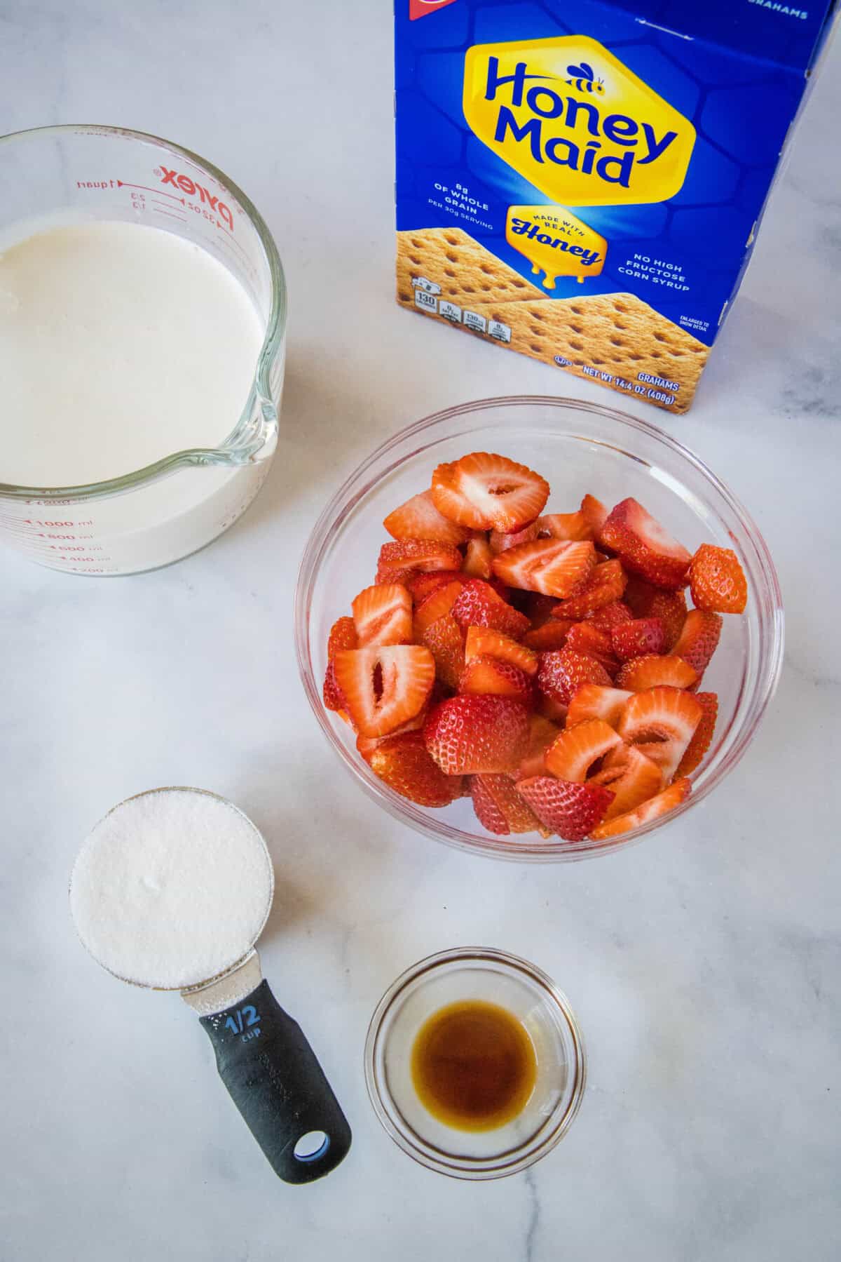 strawberry ice box cake ingredients