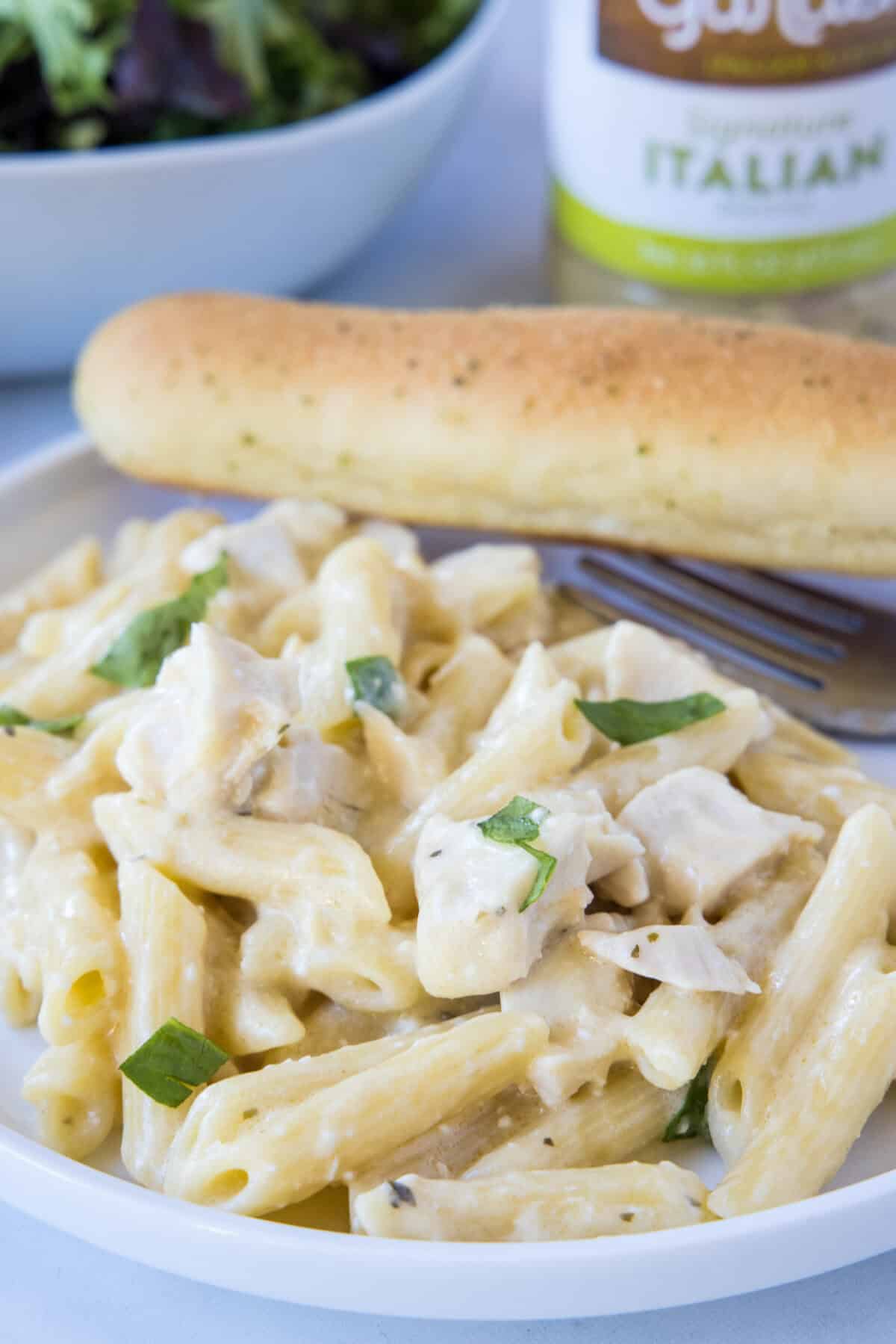 olive garden chicken pasta on a plate