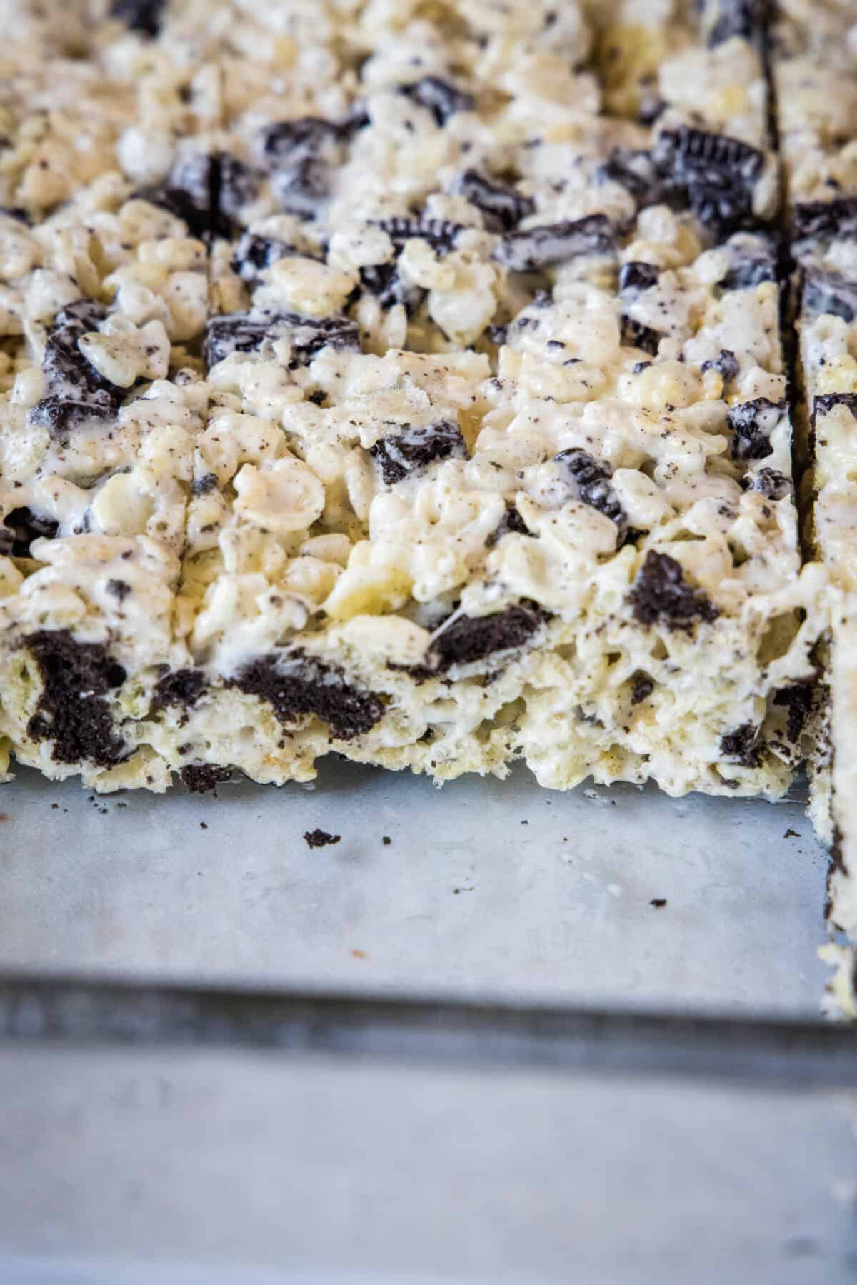 oreo krispie treats in pan